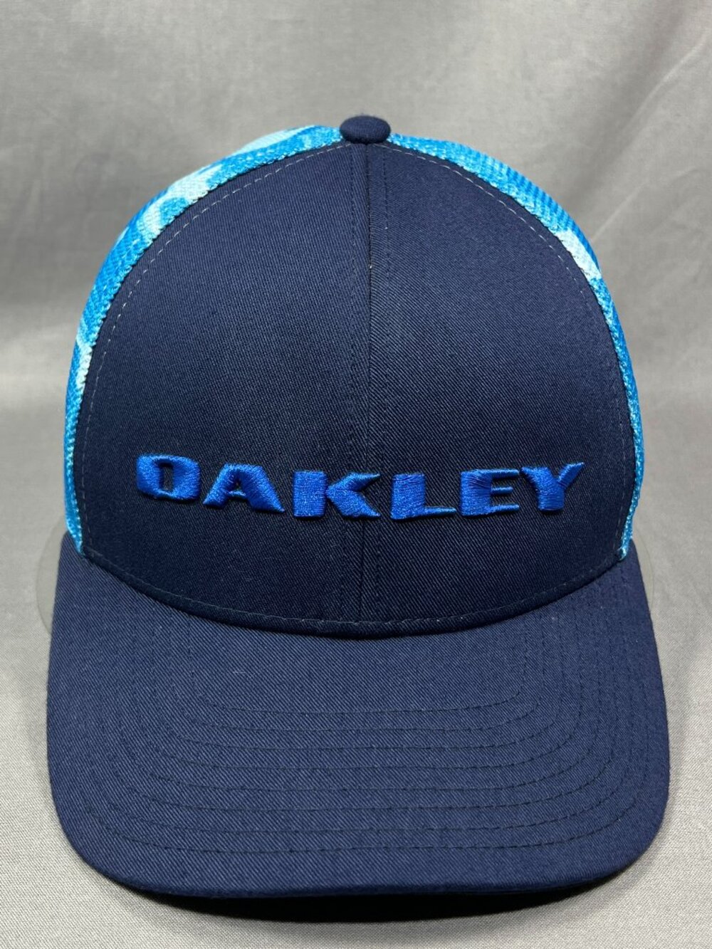 Oakley Sportswear Snapback Hat Trucker Blue Camouflage Workwear Adjustable Mens